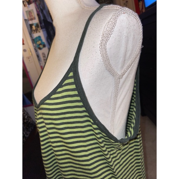 Women’s Green Striped New York & Co. Comfort Zone Tank Top 💚 - Picture 8 of 17